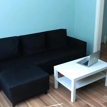 Apartment Lovely House With Garden Pliska Free Parking