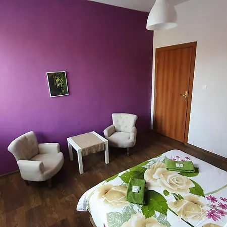 Lovely House With Garden Pliska Free Parking